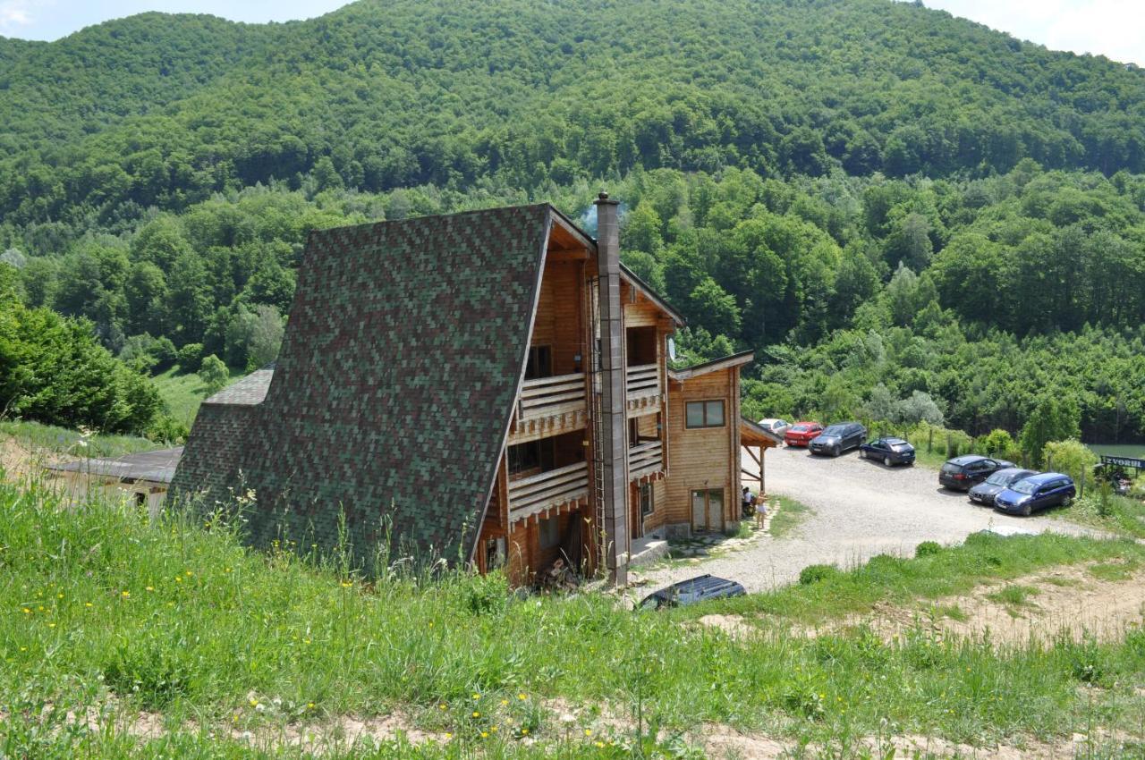 Pensiunea Izvorul Bucuriei Siriu Exterior photo